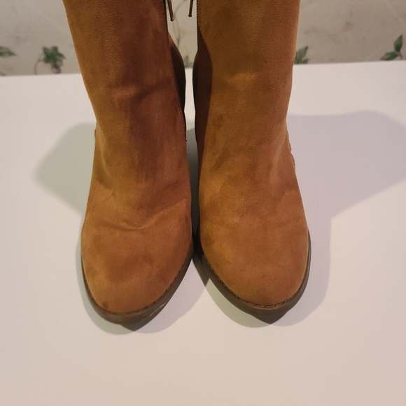 Fringe boots - Picture 3 of 3